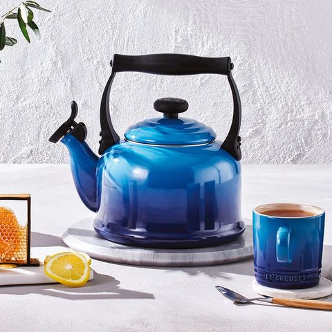 Le Creuset Classic Whistling Kettle – 2.1 L Marseille