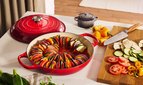 Le Creuset Cast Iron Shallow Casserole 26 cm / 2.2L Cerise