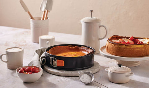 Le Creuset Round Springform Pan 26 cm