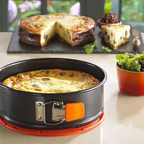 Le Creuset Round Springform Pan 24 cm