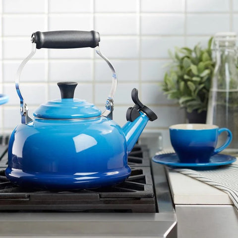 Le Creuset Classic Whistling Kettle – 1.6L Marseille