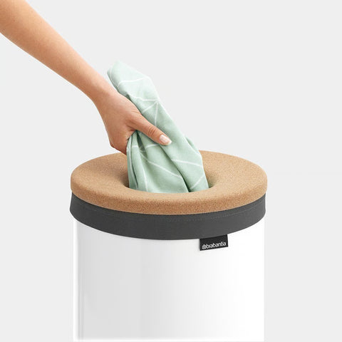 Kosh rrobash Brabantia 60 litra – i bardhë