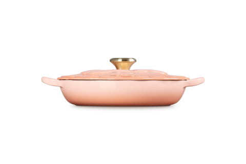Le Creuset Tenxhere e cekët prej gize me lule - Pêche 26cm / 2.2 L