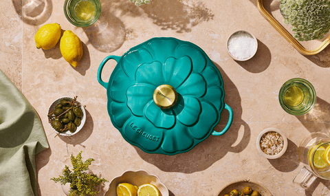 Le Creuset Cast Iron Petal Shallow Casserole - Bleu Riviera 26cm / 2.2 L