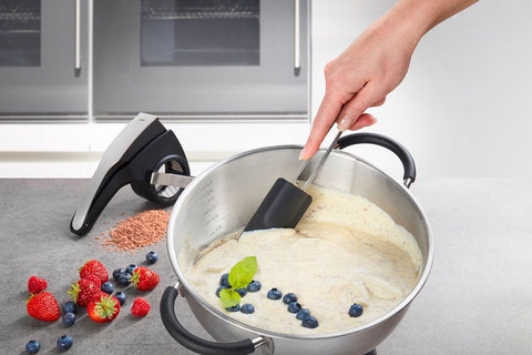 Gefu Dough Scraper CREMOSO