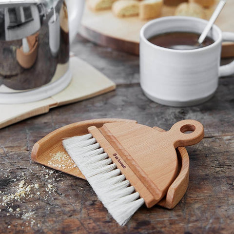 Iris Hantverk Table Brush Set