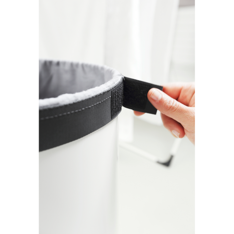 Kosh rrobash Brabantia 60 litra – i bardhë