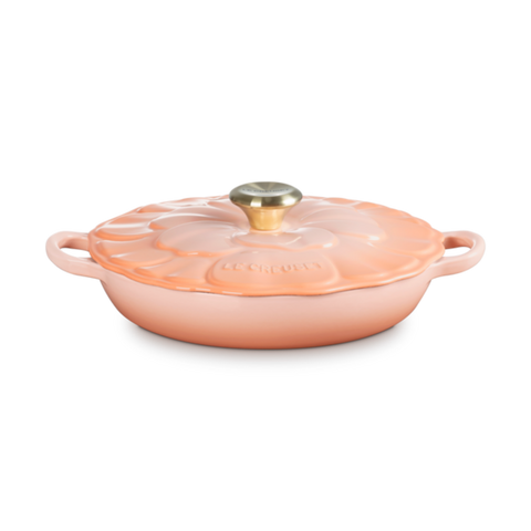 Le Creuset Tenxhere e cekët prej gize me lule - Pêche 26cm / 2.2 L
