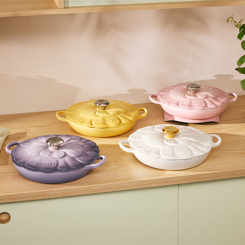 Le Creuset Cast Iron Petal Shallow Casserole Chamomile 26cm / 2.2 L
