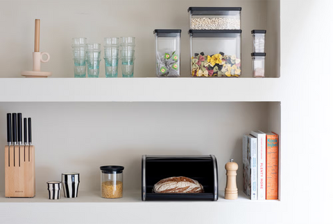 Kovë buke Brabantia me kapak të rrumbullakët, mesatare – e bardhë